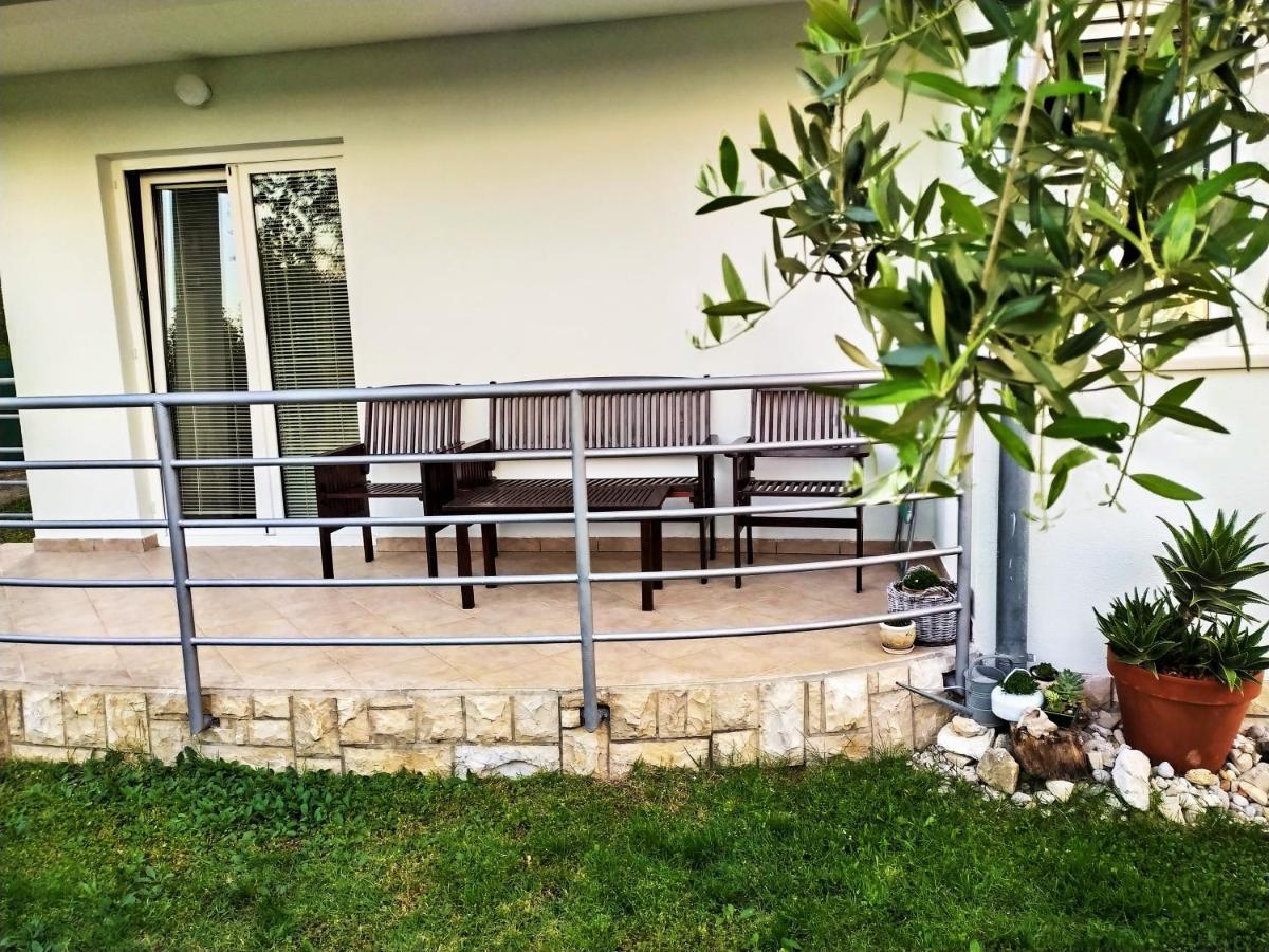 Dadić Apartments Bibinje Bagian luar foto