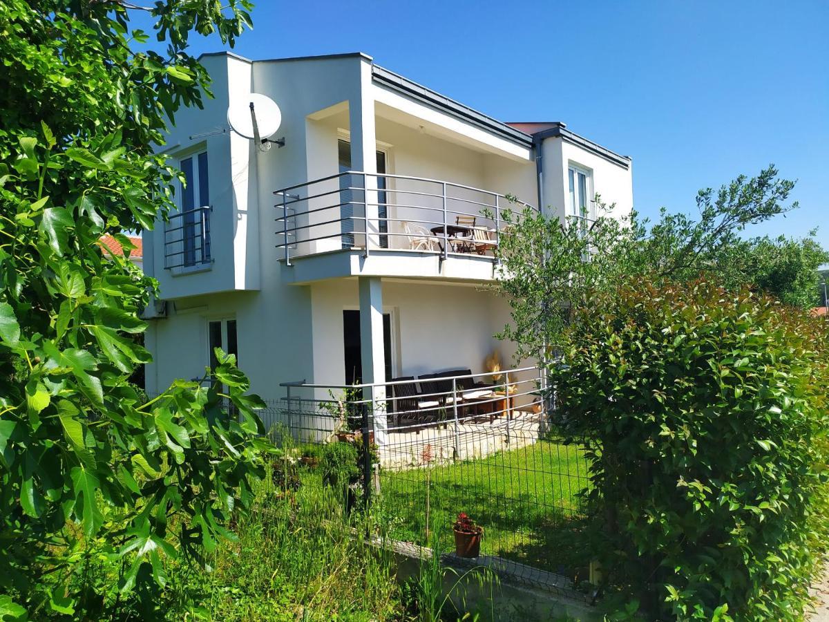 Dadić Apartments Bibinje Bagian luar foto